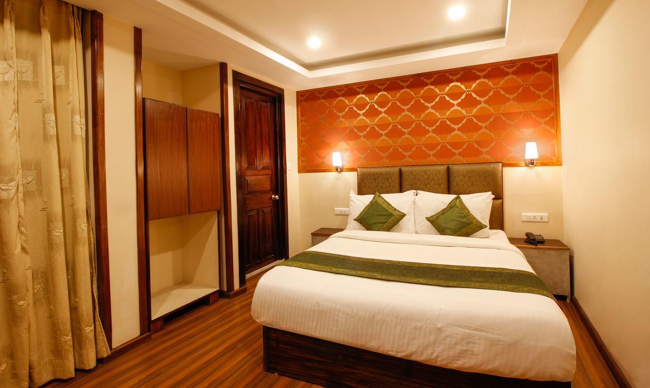 Treebo Trend Orchid Mg Marg Hotel 3*